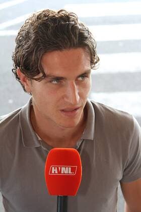Daryl Janmaat Arrival Dutch team Arrival Dutch team xVIxxIVx 1130607