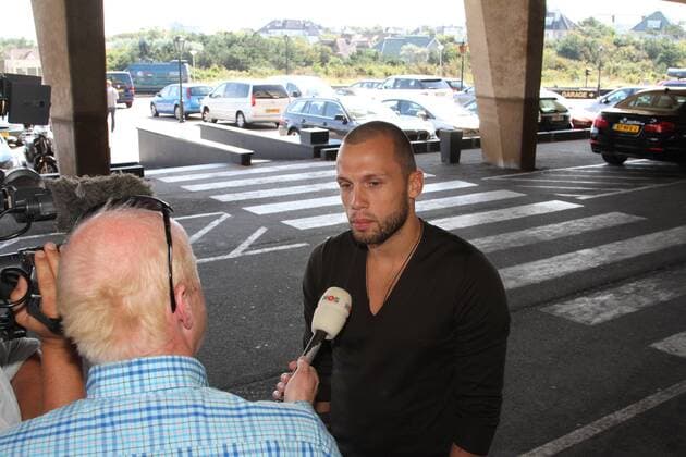 John Heitinga Arrival Dutch team Arrival Dutch team xVIxxIVx 1130687
