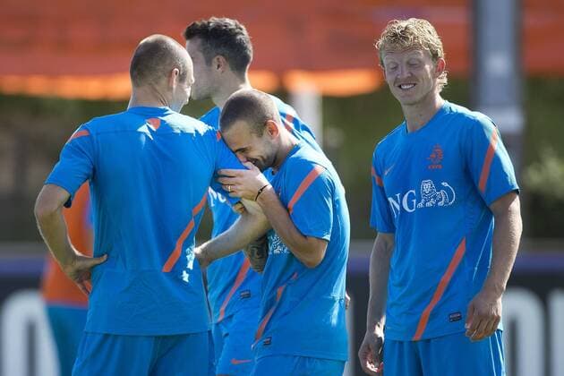(L-R) Arjen ROBBEN,Wesley Snijder,Dirk Kuyt Training session Dutch team Training 2012 2013 xVIxOrangexPicturesx xLaurensxLindhoutxIVx 1134054