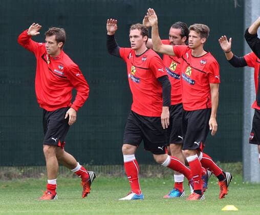 FUSSBALL - FIFA WM Quali, Training WIEN,AUSTRIA,06.SEP.12 - FUSSBALL - FIFA Weltmeisterschaft, Qualifikation, ÖFB Österreich, Training Nationalmannschaft AUT. Bild zeigt Andreas Ivanschitz, Patrick Buerger, Christian Fuchs und Franz Schiemer (AUT). 