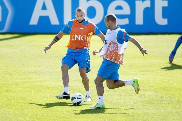 (L-R) Johnny Heitinga,Wesley Snijder Training session Dutch team Training 2012 2013 xVIxOrangexPicturesx xLaurensxLindhoutxIVx 1134556