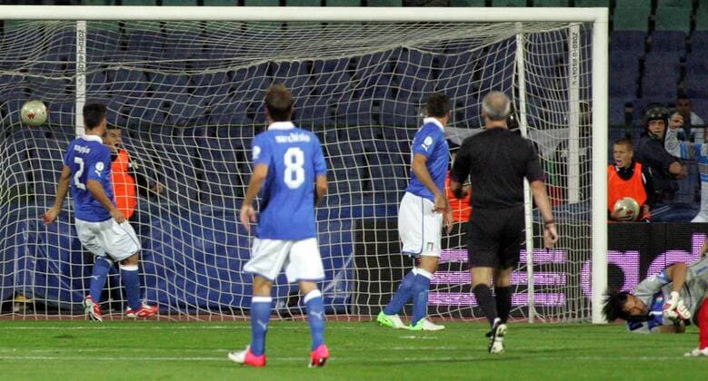 07.09.2012 Sofia(Bulgaria) Bulgaria-Italy FIFA World Cup Brazil 2014 qualifiers men s football Christian Maggio(L) and Gianluigi Buffon(r) Italy receive second goal : 