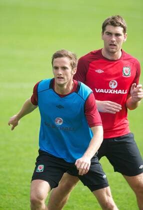 Football - soccer: Brazil 2014 World Cup, Qualifying Group A, Wales - Belgium, Wales Andy King and Sam Vokes during a training session at the Vale of Glamorgan ahead of the 2014 World Cup Brazil Qualifying Group A match against Belgium. (Hinweis: Verwendung nur in Deutschland, Österreich oder Schweiz - only Germany, Austria and Switzerland) xHOCHxZWEIx xPropagandax 