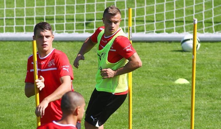 09.09.2012 Freienbach , SCHWEIZ , Trainingsgelände der Schweizer Fussball Nationalmannschaft Saison 2012 2013 Im Bild : Granit Xhaka - Xherdan Shaqiri (Schweiz) 