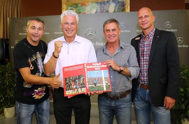 FUSSBALL - Mercedes-Benz Medientalk WIEN,AUSTRIA,10.SEP.12 - FUSSBALL - Mercedes-Benz Medientalk anlaesslich der FIFA Weltmeisterschaft Qualifikation, Oesterreich vs Deutschland. Bild zeigt Peter Pacult, Toni Polster, Walter Schachner und Carsten Jancker. 