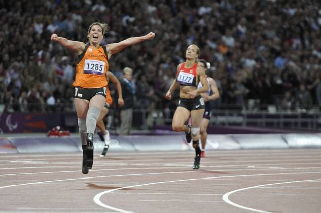 Sep. 06, 2012 - London, England, Great Britian - MARLOU VAN RHIJN (NED) celebrates after winning the women s 200m T44 at the 2012 paralympic Games. Paralympics 2012 - Athletics - ZUMAw11
