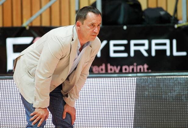 Trainer Peter Pit Stahl (Graz); Basketball, Vorbereitungsturnier um den Bosch Rexroth Cup in der Würzburger s.Oliver Arena, Halbfinale, s. Oliver Baskets Würzburg (Basketball-Bundesliga) - UBSC Raiffeisen Graz (Österreich) 95:65,