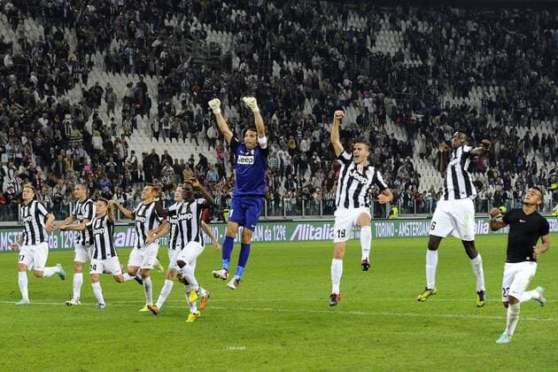 Mg Torino 22 09 2012 - campionato di calcio serie A Juventus Turin - Chievo Verona nella foto: esultanza fine gara Juventus 
