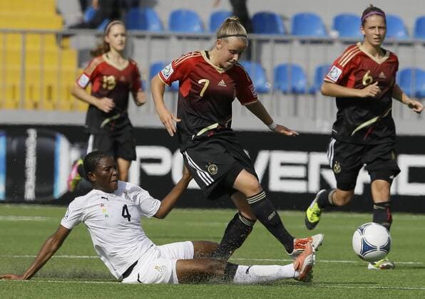 Fifa U 17 Women World Cup 2012 -- Germany - Ghana -- in Baku - 7 Vivien BEIL und Rasheda ABDUL RAHMAN
