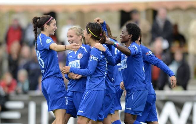 v.l.: Alexandra Singer, Tabea Kemme, Yuki Ogimi und Genoveva Anonma (Pot), Jubel, FCR Duisburg - 1.FFC Turbine Potsdam, Fußball, Frauen, Bundesliga, Saison 2012 2013, Duisburg, 23.09.2012,