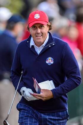 28 September, 2012: Phil Mickelson of Team USA in day one of Ryder Cup action during the morning Foursomes, at Medinah Country Club, in Medinah, IL. GOLF: SEP 28 PGA Golf Herren - Ryder Cup Icon1640928120836 EDITORIAL USE ONLY