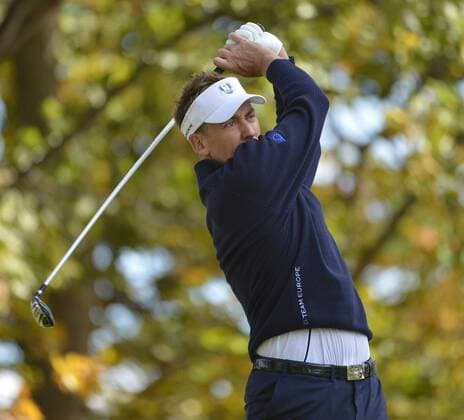 Team Europe s Ian Poulter of England tees off on the third hole during the singles matches at the 39th Ryder Cup at Medinah Country CLub on September 30, 2012 in Medinah, Illinois.  CHI2012093009