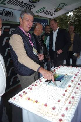 Giro di Lombardia 2012 - Felice Gimondi mit Torte zu seinem 70. Geburtstag , Bergamo 