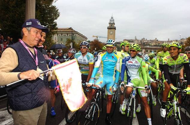 Giro di Lombardia 2012 - Felice Gimondi am Start, Bergamo 