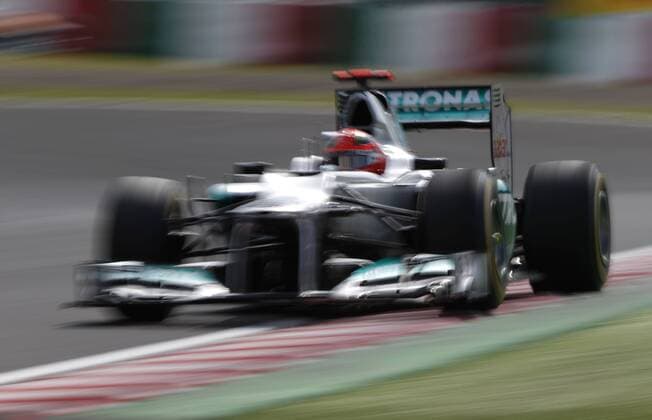 Motorsports: FIA Formula One World Championship 2012, Grand Prix of Japan, 7 Michael Schumacher (GER, Mercedes AMG Petronas F1 Team), xHOCHxZWEIx