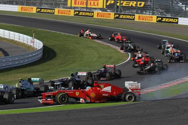 07.10.2012- Race, Crash, Fernando Alonso (ESP) Scuderia Ferrari F2012 Japanese Grand Prix, Suzuka 4 - 7 October 2012 