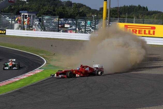 07.10.2012- Race, Crash, Fernando Alonso (ESP) Scuderia Ferrari F2012 Japanese Grand Prix, Suzuka 4 - 7 October 2012 