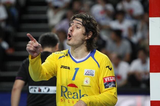 Malumbres gardien but leon HANDBALL : Montpellier HB vs Leon - Ligue des Champions - 07 10 2012 RichardGosselin Panoramic 