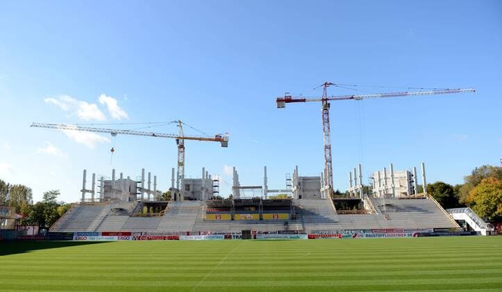 Fussball, Herren, Saison 2012 2013, 1. FC Union Berlin, Baustelle der Haupttribüne, 09.10. 2012,