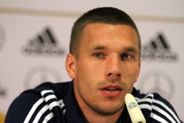 10.10.2012, Frankfurt, DFB-PK, zur Vorbereitung für die WM-Qualifikationsspiele gegen Irland und Schweden, Portrait Nationalspieler Lukas Josef Podolski (Deutsche Nationalmannschaft) gut gelaunt