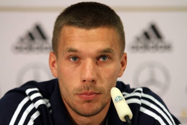 10.10.2012, Frankfurt, DFB-PK, zur Vorbereitung für die WM-Qualifikationsspiele gegen Irland und Schweden, Portrait Nationalspieler Lukas Josef Podolski (Deutsche Nationalmannschaft) gut gelaunt