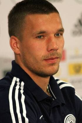 10.10.2012, Frankfurt, DFB-PK, zur Vorbereitung für die WM-Qualifikationsspiele gegen Irland und Schweden, Portrait Nationalspieler Lukas Josef Podolski (Deutsche Nationalmannschaft) gut gelaunt