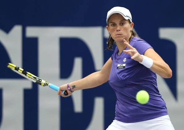 Generali Ladies Linz 2012,WTA Tour, Damen Hallen Tennis Turnier in Linz, Oesterreich, Romina Oprandi (SUI), Aktion,Einzelbild,Halbkoerper,Querformat,