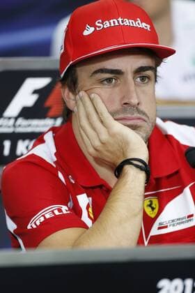 Motorsports: FIA Formula One World Championship 2012, Grand Prix of Korea, 5 Fernando Alonso (ESP, Scuderia Ferrari), 1 Sebastian Vettel (GER, Red Bull Racing), xHOCHxZWEIx