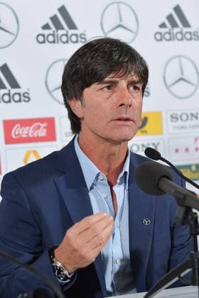 Fußball Länderspiel Republik Irland - Deutschland Pressekonferenz am 11.10.2012 im Aviva Stadion in Dublin Der Trainer der Deutschen Nationalmannschaft Joachim Löw bei der PK am 11.10.2012 im Aviva-Stadion in Dublin.