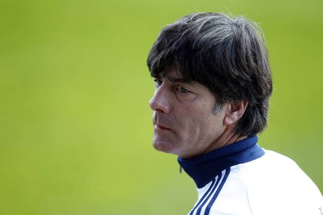 Joachim Löw, Trainer deutsche Nationalmannschaft, Porträt, Portrait, Anspannung, Konzentration, quer Training der Deutschen Nationalmannschaft, Nati, DFB, Training, Fußball, Fussball, soccer, Herren, Deutschland, Germany Berlin, 14.10.2012 Hertha BSC-Amateurstadion