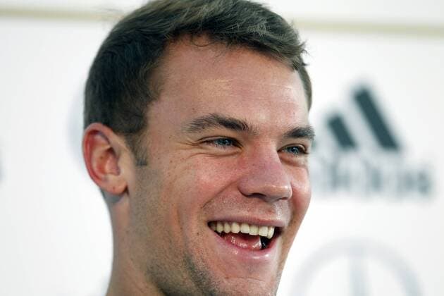 Manuel Neuer, Torwart der deutschen Nationalmannschaft, Porträt, Portrait, Lachen, Freude, optimismus, quer PK der Deutschen Nationalmannschaft, Nati, DFB, Pressekonferenz, PK, Fußball, Fussball, soccer, Herren, Deutschland, Germany Berlin, 14.10.2012 Hertha BSC-Amateurstadion