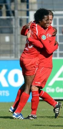 Fussball, Frauen, 1. Bundesliga, Saison 2012 2013 (6. Spieltag), 1. FFC Turbine Potsdam - FC Bayern München, v. l. Genoveva Anonma (Turbine Potsdam) und Patricia Hanebeck (Turbine Potsdam) bejubeln das Tor zum 1:0, 14.10. 2012,