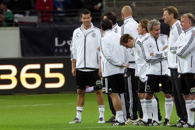 Michael Ballack mal wieder im Kreis der Nationalmannschaft