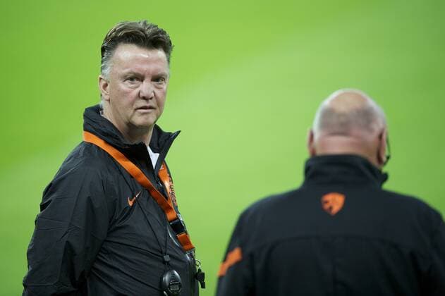 (L-R) coach Louis van Gaal of Holland, press officer Kees Jansma of Holland Netherlands Training Session 2012 2013 xVIxMAURICExVANxSTEENxIVx 1193153