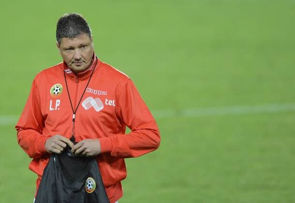 Ljuboslav Penev, coach of Bulgarian national soccer team, is pictured during training in Prague, Czech Republic on October 15, 2012 ahead of the World Cup Group B qualifying soccer match Bulgaria vs Czech Republic. (CTKxPhoto KaterinaxSulova) CTKPhotoP201210150866701  SUK22 k