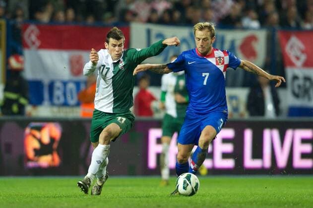 20121016 Football - soccer: FIFA World Cup, Qualifying Group A, Croatia - Wales, Wales Gareth Bale in action against Croatia s Ivan Rakitic during the FIFA World Cup Qualifying Group A match at the Stadion Gradski Vrt. (Hinweis: Verwendung nur in Deutschland, Österreich oder Schweiz - only Germany, Austria and Switzerland) xHOCHxZWEIx xPropagandax 