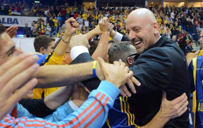 Berlin Berlin 18.10.2012 Euroleague Vorrunde Saison 2012 2013 Alba Berlin - Elan Chalon-sur-Saone Sasa Obradovic (Alba Berlin, Trainer) Jubel