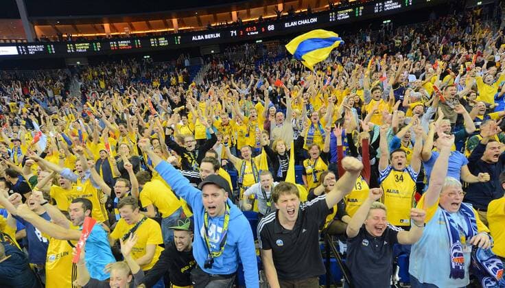 Berlin Berlin 18.10.2012 Euroleague Vorrunde Saison 2012 2013 Alba Berlin - Alba Fans Jubel
