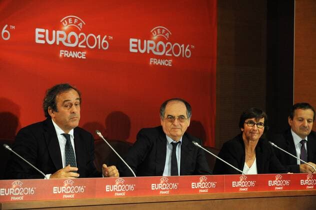 Michel Platini ( President UEFA ) - Noel le Graet ( President de la Federation Francaise de Football ) - Valerie Fourneyron ( Ministre des Sports ) - Maurice Vincent ( President de Saint Etienne Metropole ) FOOTBALL : Comite de pilotage UEFA EURO 2016 - Paris - 23 10 2012 N.LeGouic FEP Panoramic 