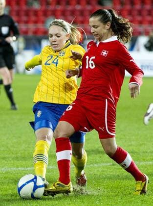 Växjö Sweden 2012 10 23 Exhibitions game Ladies 2012 Sweden vs Schweiz Elin Rubensson (SWE) and Fabienne Humm(SCH) 