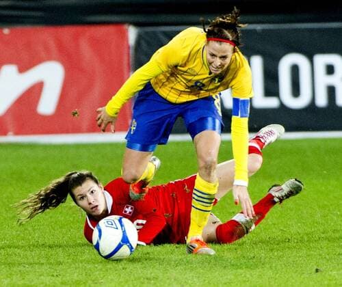 Växjö Sweden 2012 10 23 Exhibitions game Ladies 2012 Sweden vs Schweiz Lotta Schelin(SWE) and Ramona Bachmann(SCH) 