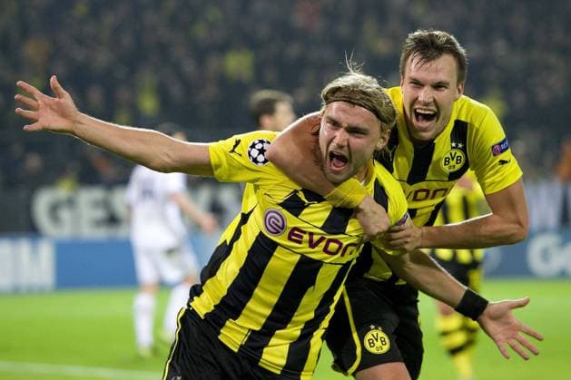 Torschütze Marcel SCHMELZER (li.) und Kevin GROSSKREUTZ (beide DO) jubeln über das Tor zum 2:1 für Borussia Dortmund, Fussball Champions League, Vorrunde 3. Spieltag, Borussia Dortmund BVB (DO) - Real CF Madrid (RM), am 24.10.2012 in Dortmund Deutschland