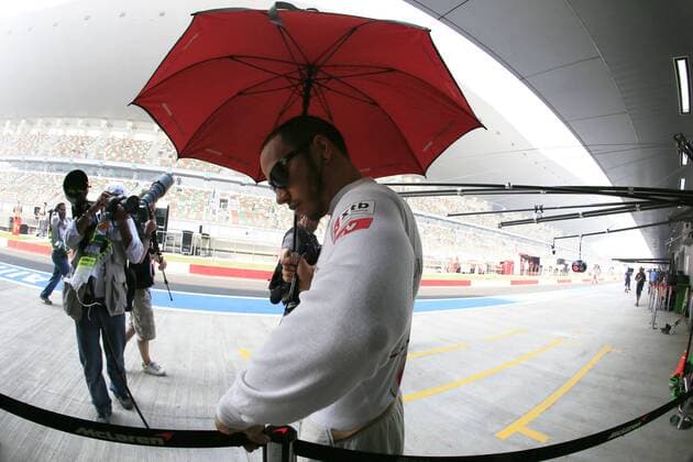 Motorsports: FIA Formula One World Championship 2012, Grand Prix of India, 4 Lewis Hamilton (GBR, Vodafone McLaren Mercedes), xHOCHxZWEIx