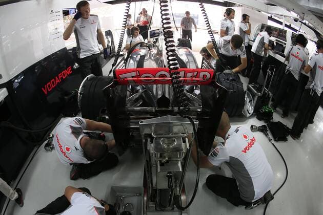 Motorsports: FIA Formula One World Championship 2012, Grand Prix of India, 3 Jenson Button (GBR, Vodafone McLaren Mercedes), xHOCHxZWEIx