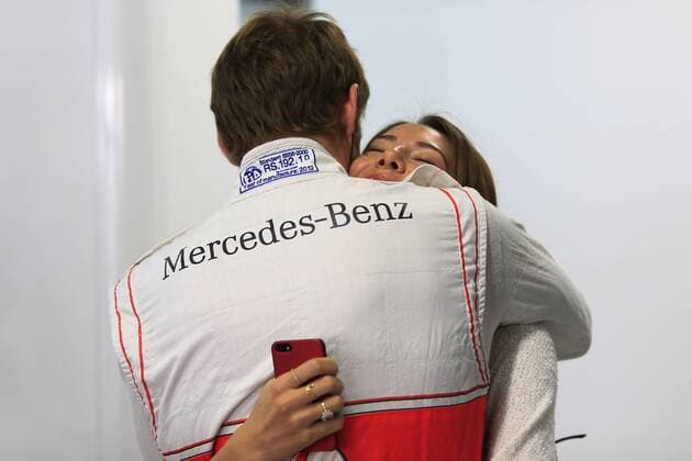 Motorsports: FIA Formula One World Championship 2012, Grand Prix of India, 3 Jenson Button (GBR, Vodafone McLaren Mercedes) with his girlfriend Jessica Michibata xHOCHxZWEIx