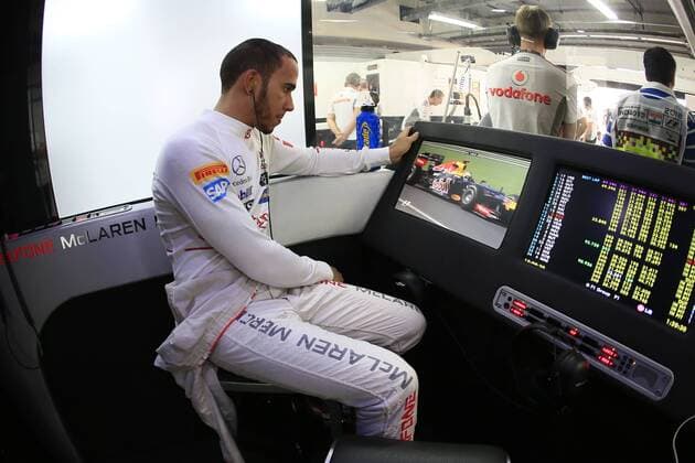 Motorsports: FIA Formula One World Championship 2012, Grand Prix of India, 4 Lewis Hamilton (GBR, Vodafone McLaren Mercedes), xHOCHxZWEIx