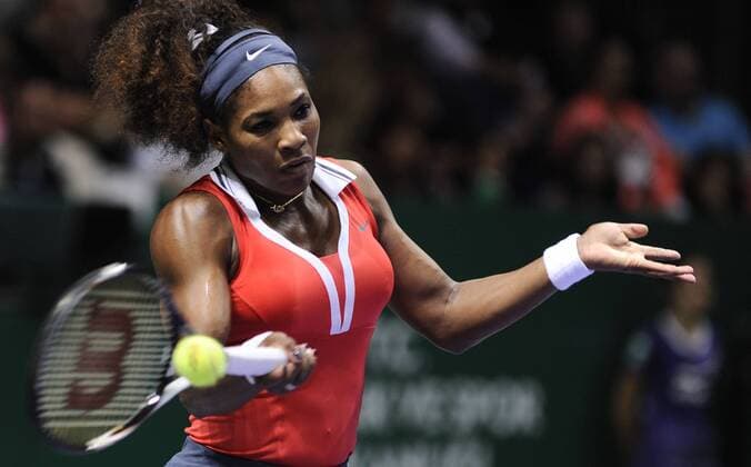 Serena Williams of the US returns a ball during the WTA Tennis Damen Championships tennis tournament in Istanbul, on October 27, 2012. 