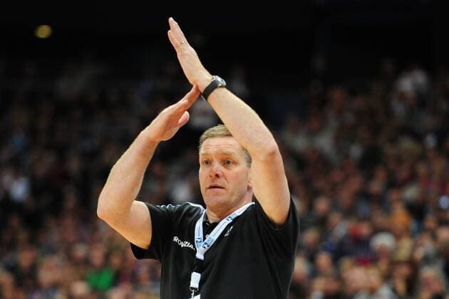 Handball Bundesliga 10. Spieltag HSV Hamburg - THW Kiel am 27.10.2012 in der O2 World in Hamburg Alfred Gislason ( Trainer Kiel )