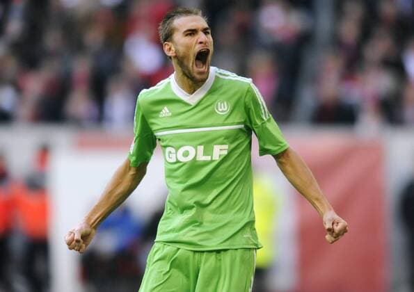 Fussball-Bundesliga, Deutschland, Herren, Saison 2012 2013, 9. Spieltag, ESPRIT-Arena Düsseldorf: Fortuna Düsseldorf (rot) - VfL Wolfsburg (grün) 1:4; Jubel Doppel-Torschütze Bas Dost (Wolfsburg). Jubel, Freude, Aktion, Einzelbild.