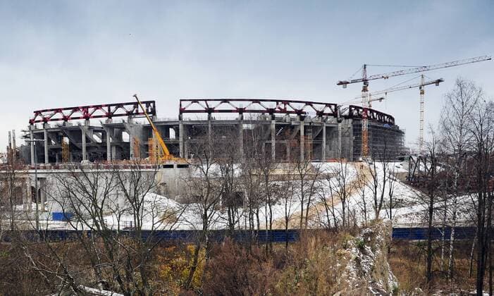 ITAR-TASS: ST PETERSBURG, RUSSIA. OCTOBER 30, 2012. The construction site of Zenit Stadium behind, on Krestovsky Island.  RE10C41C